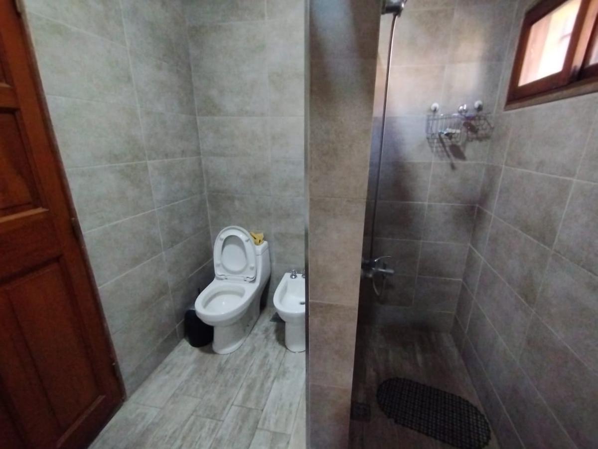 Ambrosetti Al 200 Bis - Venta de Casa 2 Dorm. 2 Cocheras Patio en Fisherton 1