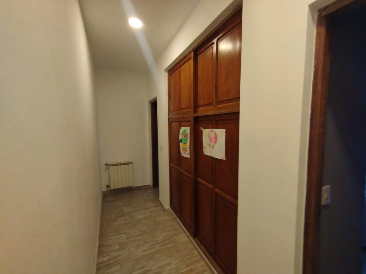 Ambrosetti Al 200 Bis - Venta de Casa 2 Dorm. 2 Cocheras Patio en Fisherton 2