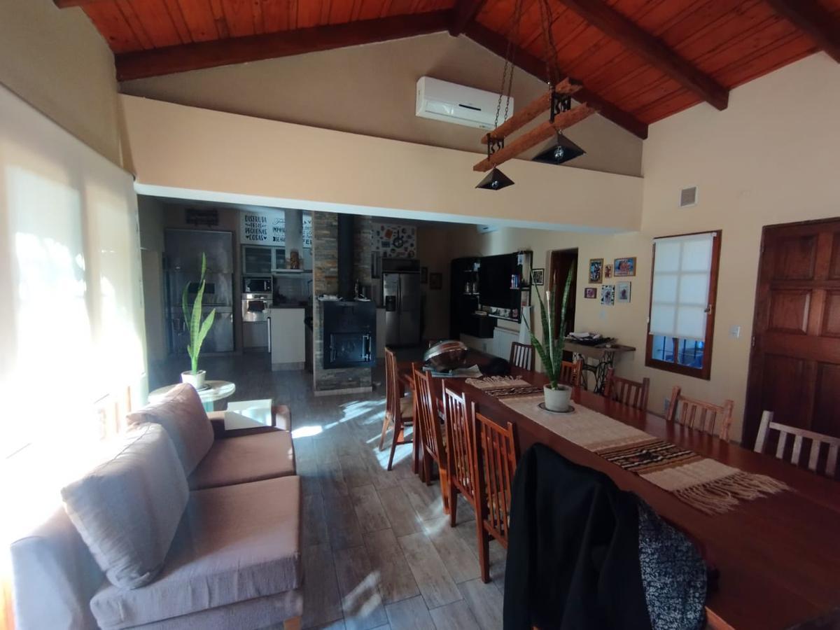Ambrosetti Al 200 Bis - Venta de Casa 2 Dorm. 2 Cocheras Patio en Fisherton 4