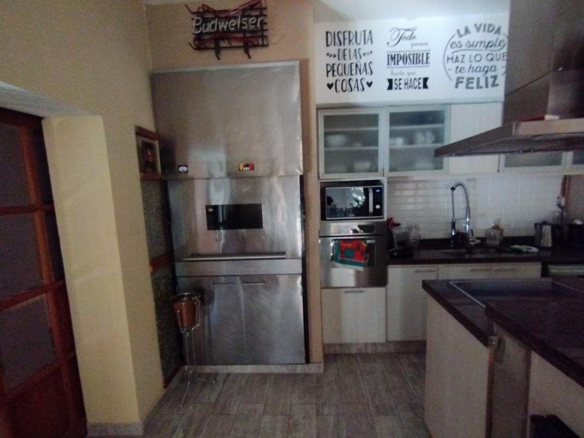 Ambrosetti Al 200 Bis - Venta de Casa 2 Dorm. 2 Cocheras Patio en Fisherton 3