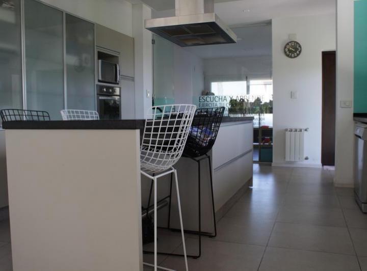 AV FUERZA AEREA 4200 MIRAFLORES - VENTA CASA 3 DORMITORIOS   PISCINA   PARQUE EN FUNES 4