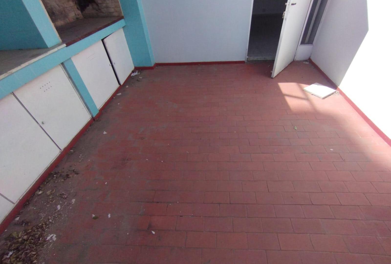 Foto de Corrientes al 2100 - Venta de Local Comercial en Rosario Centro, imagen 5