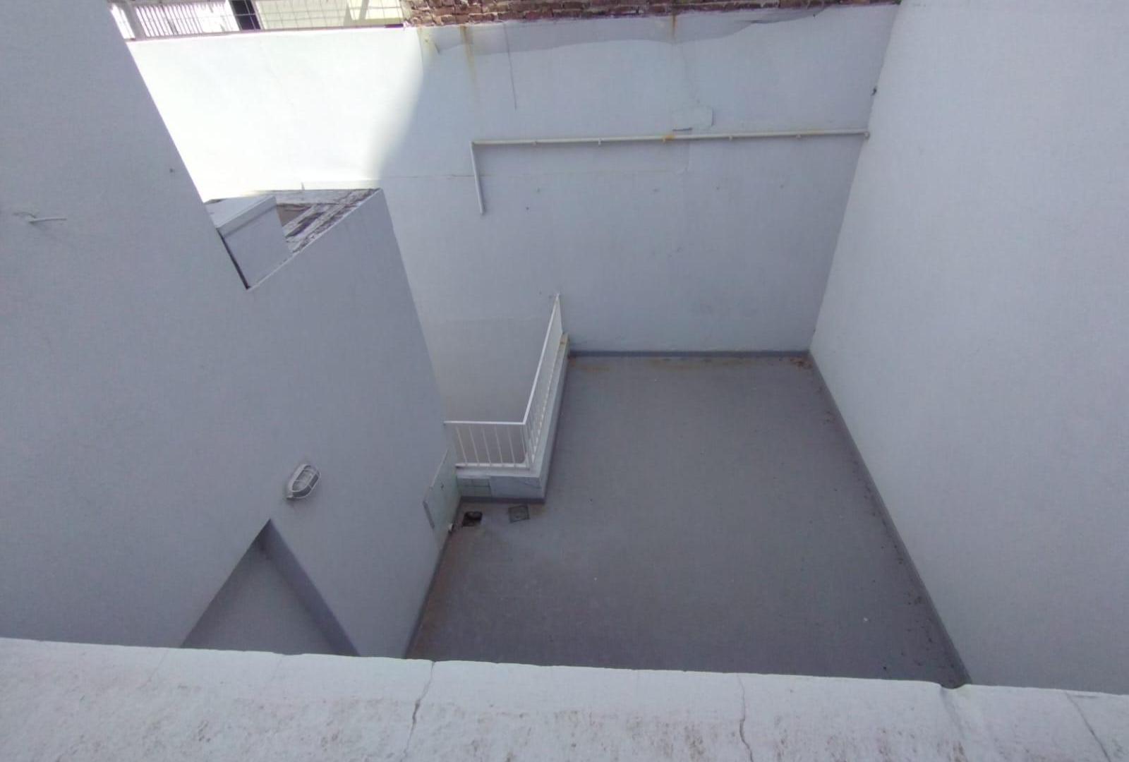 Foto de Corrientes al 2100 - Venta de Local Comercial en Rosario Centro, imagen 4