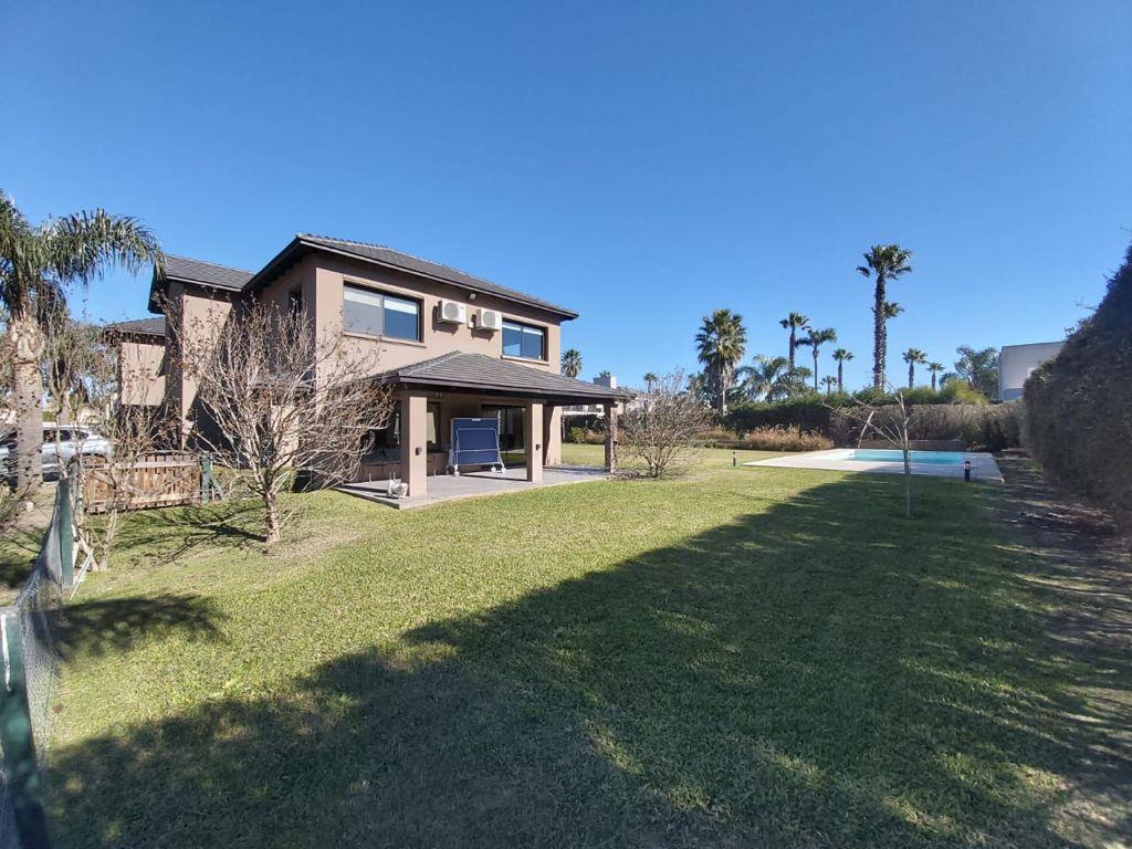 Venta de Casa 5 dormitorios en San Marino -Funes Hills-