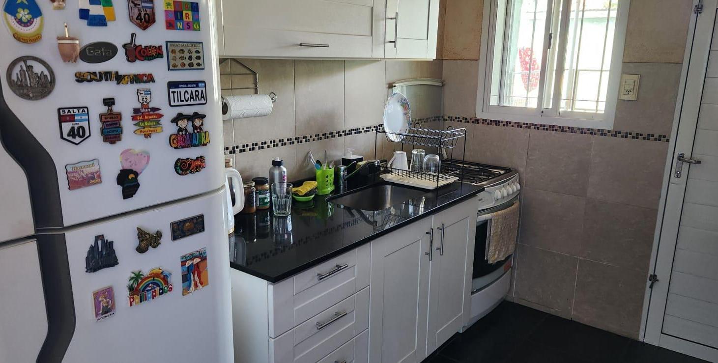 Foto de LAVALLE AL 100 - VENTA DE CASA 3 DORMITORIOS EN CAPITAN BERMUDEZ, imagen 3