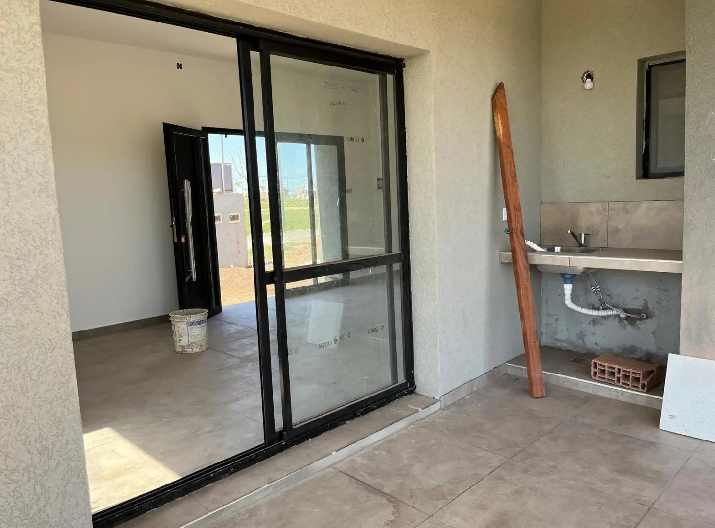 VENTA DE CASA 1 DORMITORIO EN PIÑERO BARRIO LA TOSCANA 5