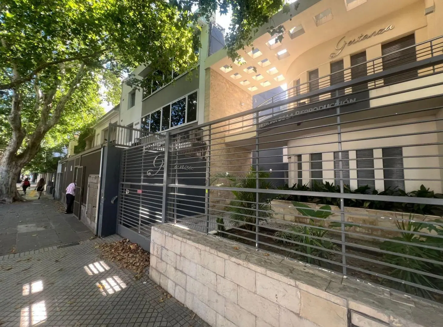 BV OROÑO AL 300 ALQUILER CASA COMERCIAL EN ROSARIO 2