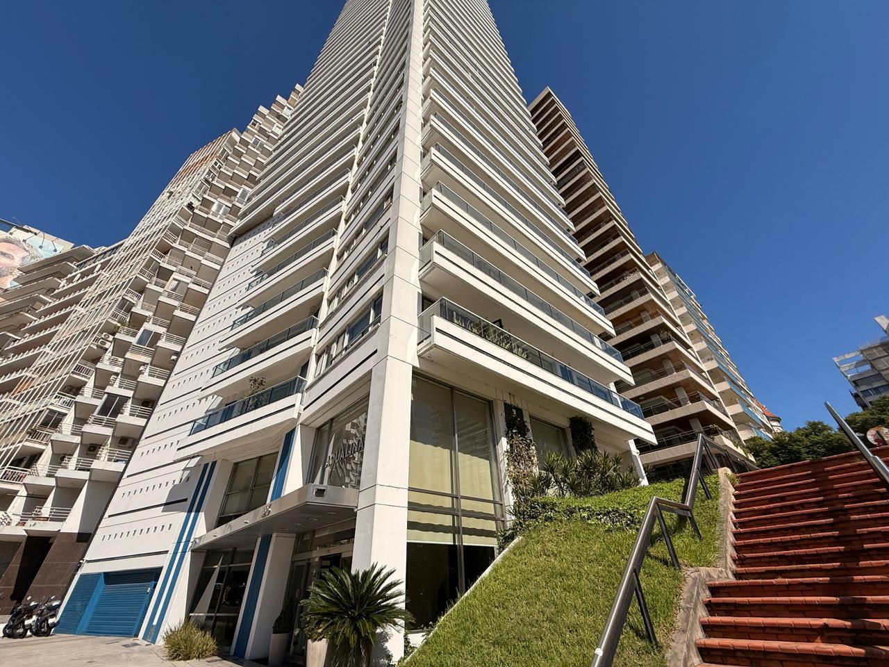 AV LIBERTAD AL 300 ALQUILER DEPARTAMENTO DE 2 DORMITORIOS Y COMODIN EN ROSARIO BARRIO MARTIN