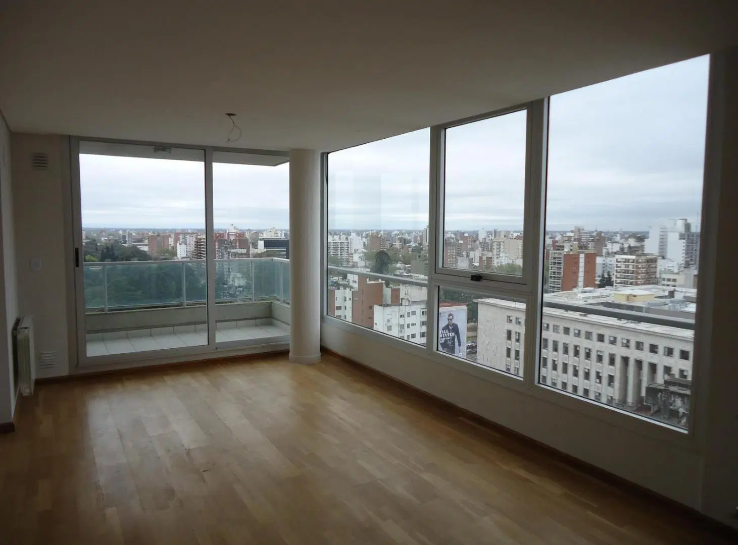 MORENO AL 1700 ALQUILER DEPARTAMENTO 2 DORMITORIOS CON COCHERA EN ROSARIO 4