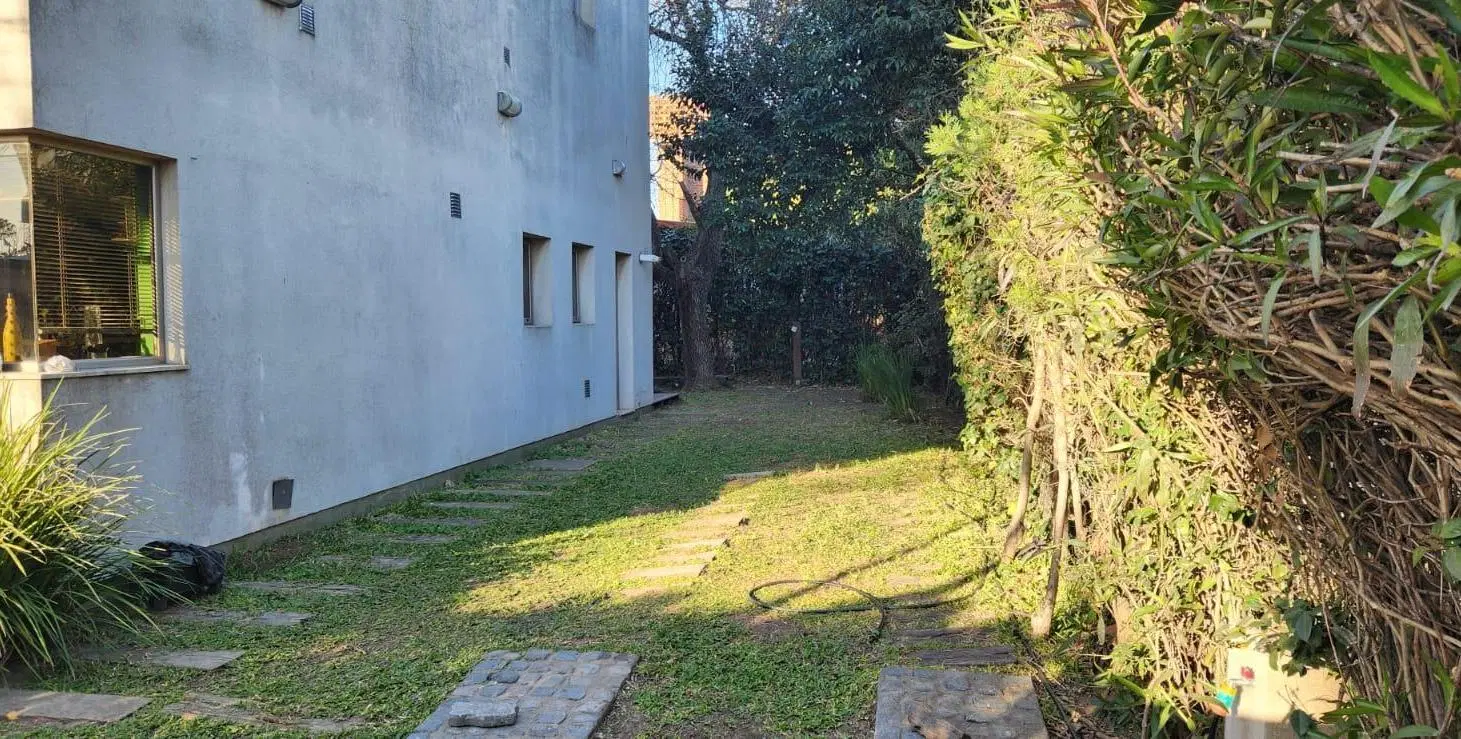 VENTA DE CASA 4 DORMITORIOS EN PARQUE FIELD - ROSARIO 2