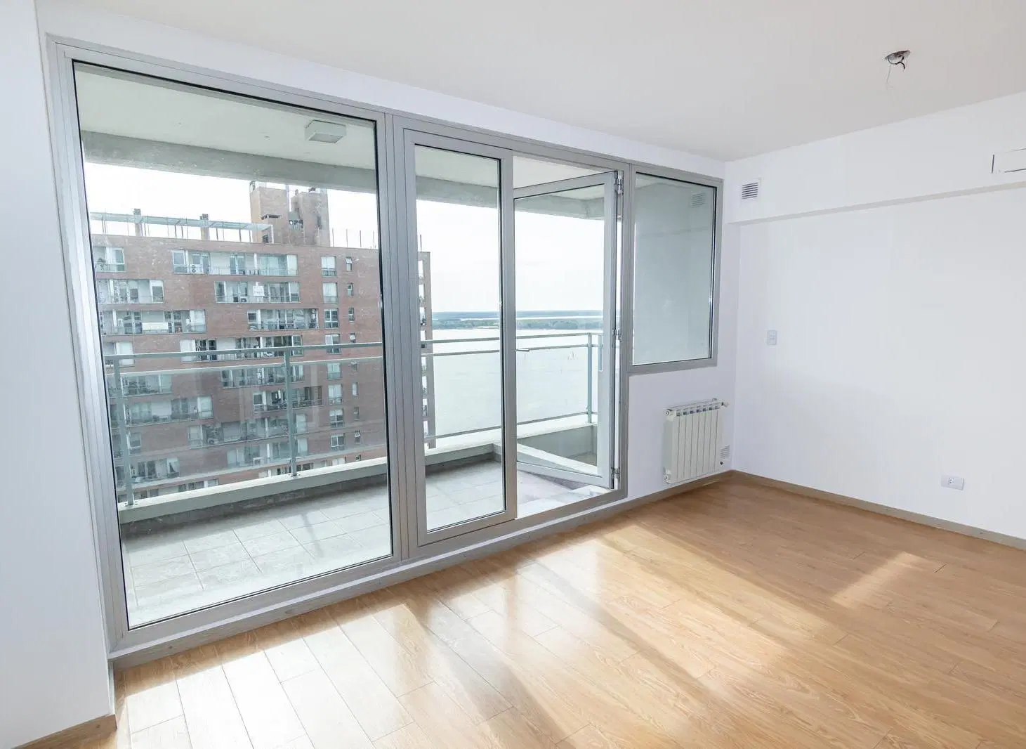 AV L CANDIDO CARBALLO AL 100 - VENTA DEPARTAMENTO 1 DORMITORIO CON COCHERA EN ROSARIO 4