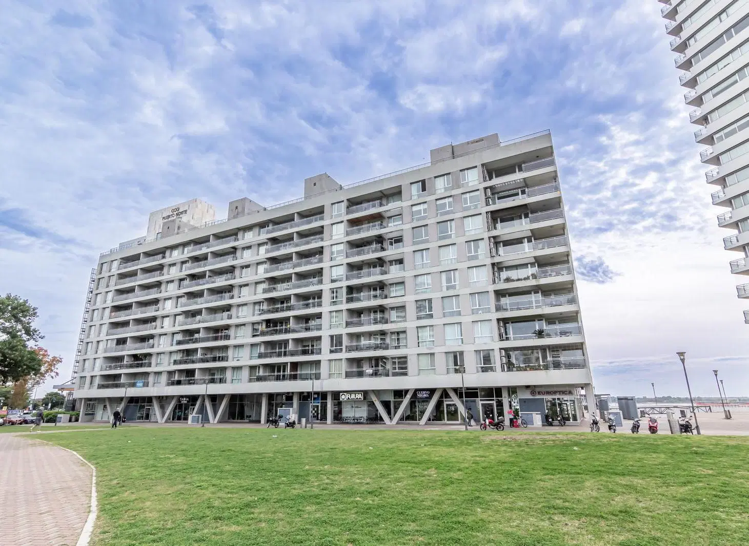 AV L CANDIDO CARBALLO AL 100 - VENTA DEPARTAMENTO 1 DORMITORIO CON COCHERA EN ROSARIO 2