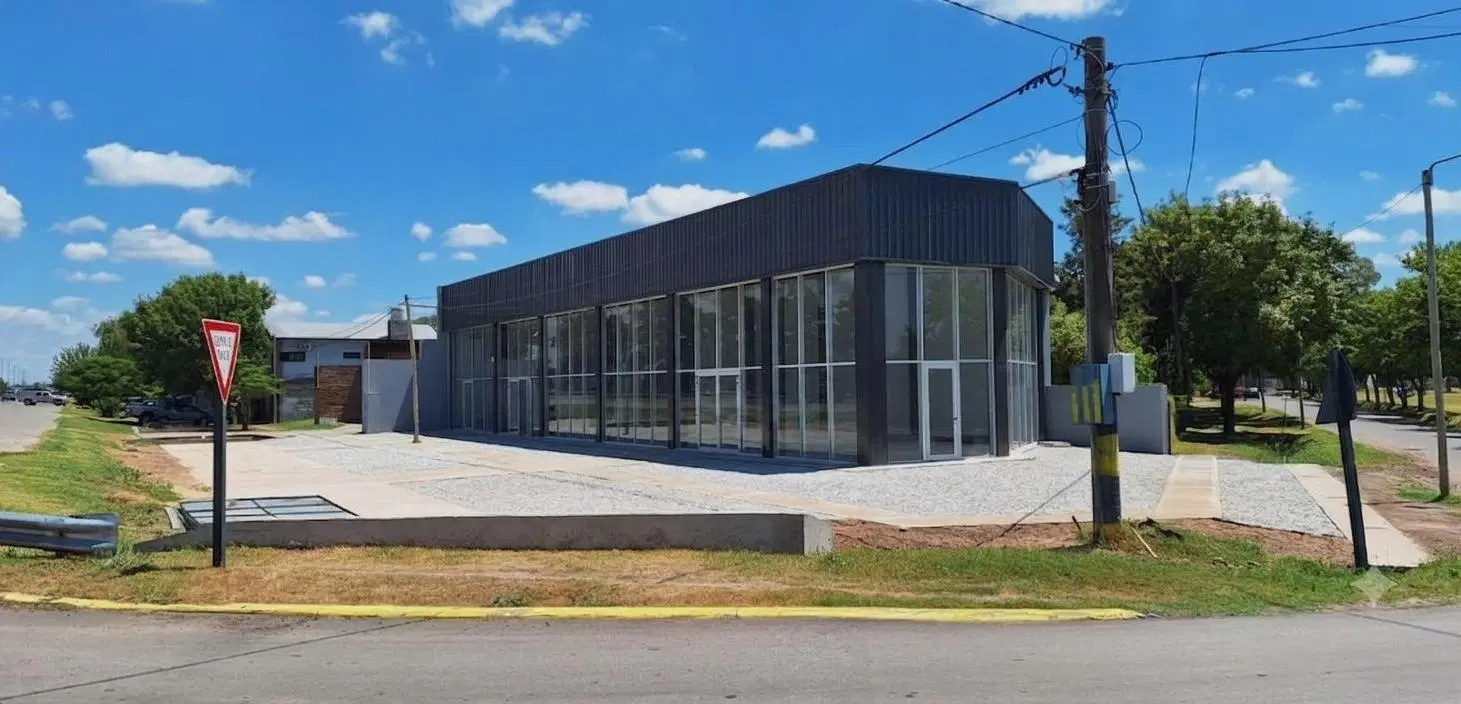 AV ARTURO ILLIA AL 1500 ALQUILER LOCAL COMERCIAL SOBLE ALTURA EN FUNES 2