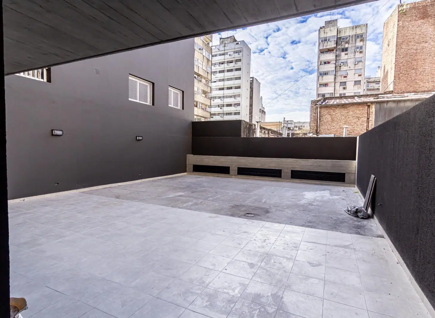 CORRIENTES AL 1200 VENTA DEPARTAMENTO 2 DORMITORIOS CON PATIO EN ROSARIO 3