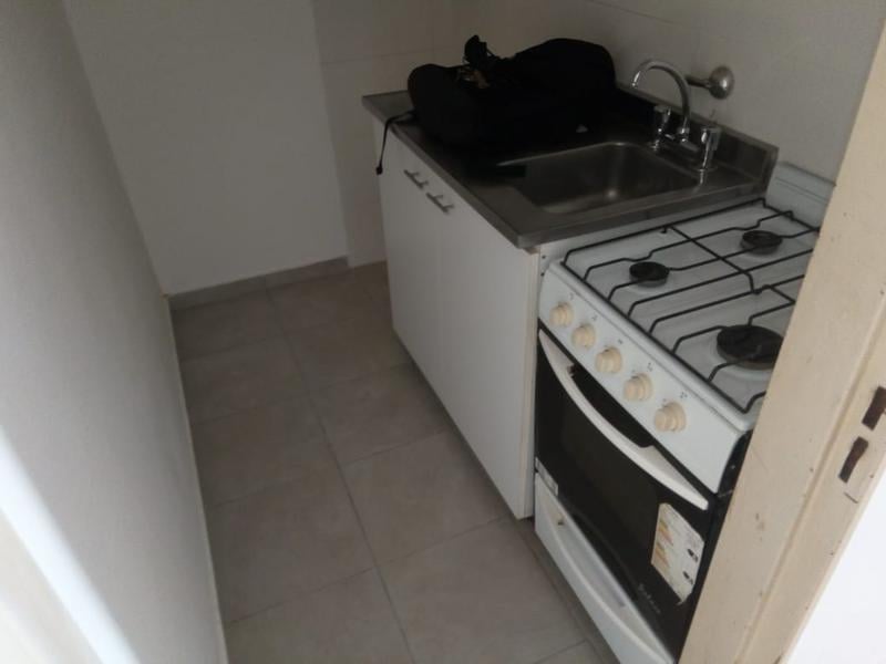 Foto de ENTRE RIOS AL 200 ALQUILER DEPARTAMENTO MONOAMBIENTE DIVISIBLE CON, imagen 2