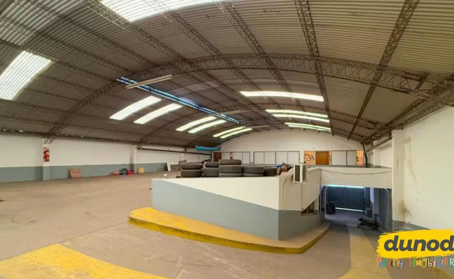 Foto de SAN JUAN AL 3400 ALQUILER AMPLIO LOCAL GALPON COMERCIAL EN DOS PLANTAS, imagen 4