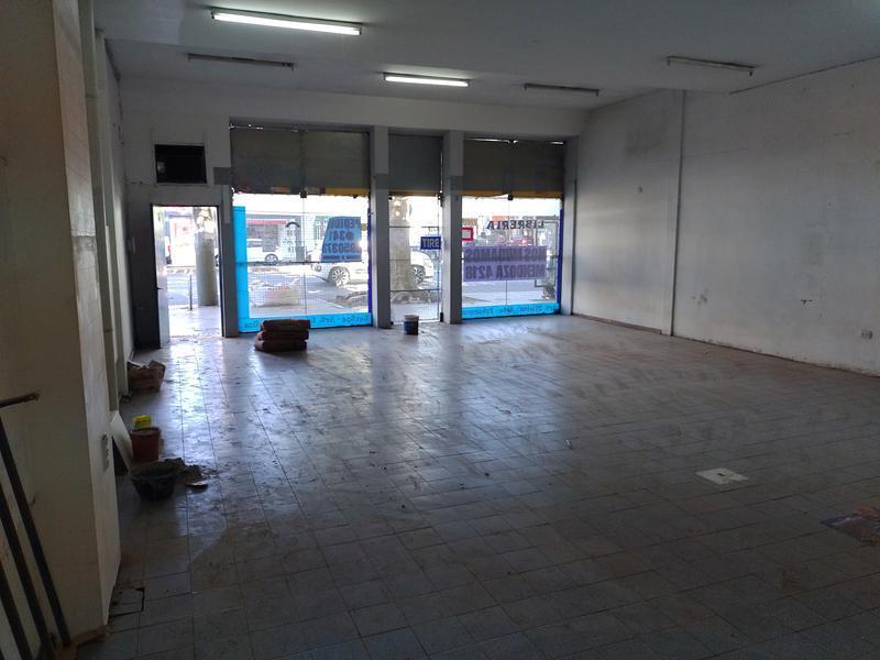 Foto de BV AVELLANEDA AL 1100 ALQUILER LOCAL COMERCIAL EN ROSARIO BARRIO, imagen 4
