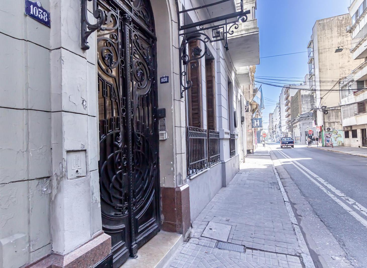 Foto de BUENOS AIRES AL 1000 VENTA DEPARTAMENTO EN BARRIO MARTIN ROSARIO, imagen 1
