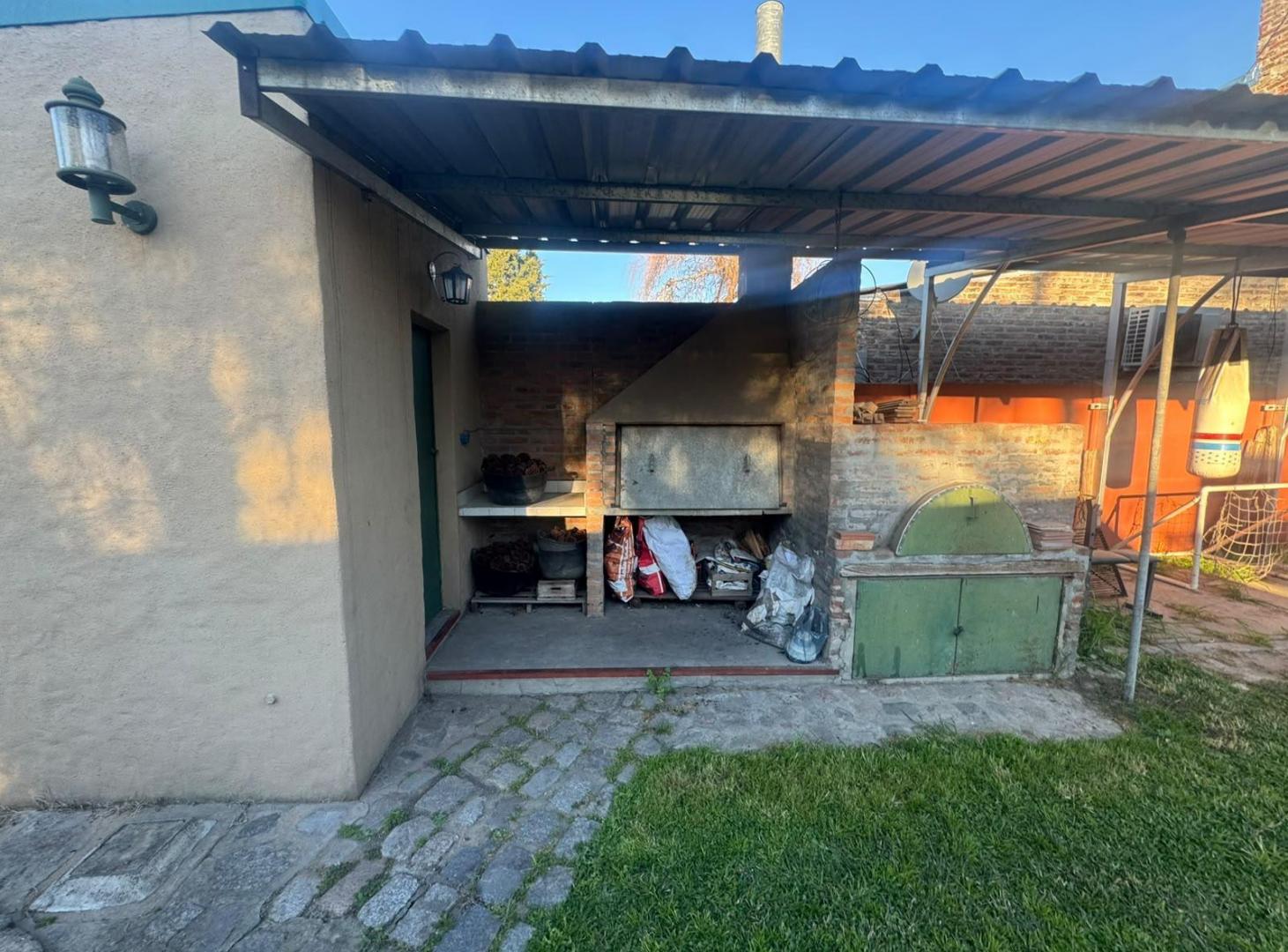 Foto de JULIO SOSA AL 8900 VENTA CASA 1 DORMITORIO EN BARRIO FISHERTON ROSARIO, imagen 2