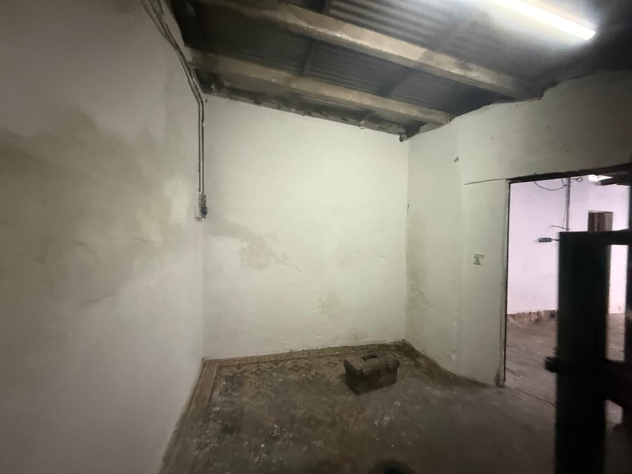 Foto de FERNANDO EL CATOLICO AL 4100 DEPOSITO EN VENTA EN ECHESORTU - ROSARIO, imagen 2