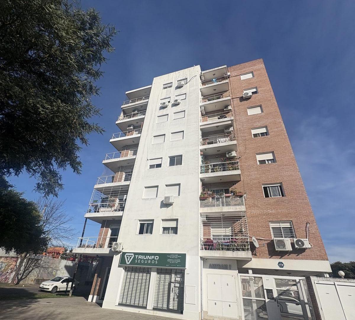 Foto de AV PELLEGRINI AL 4300 VENTA DEPARTAMENTO 2 DORMITORIOS EN ROSARIO, imagen 1