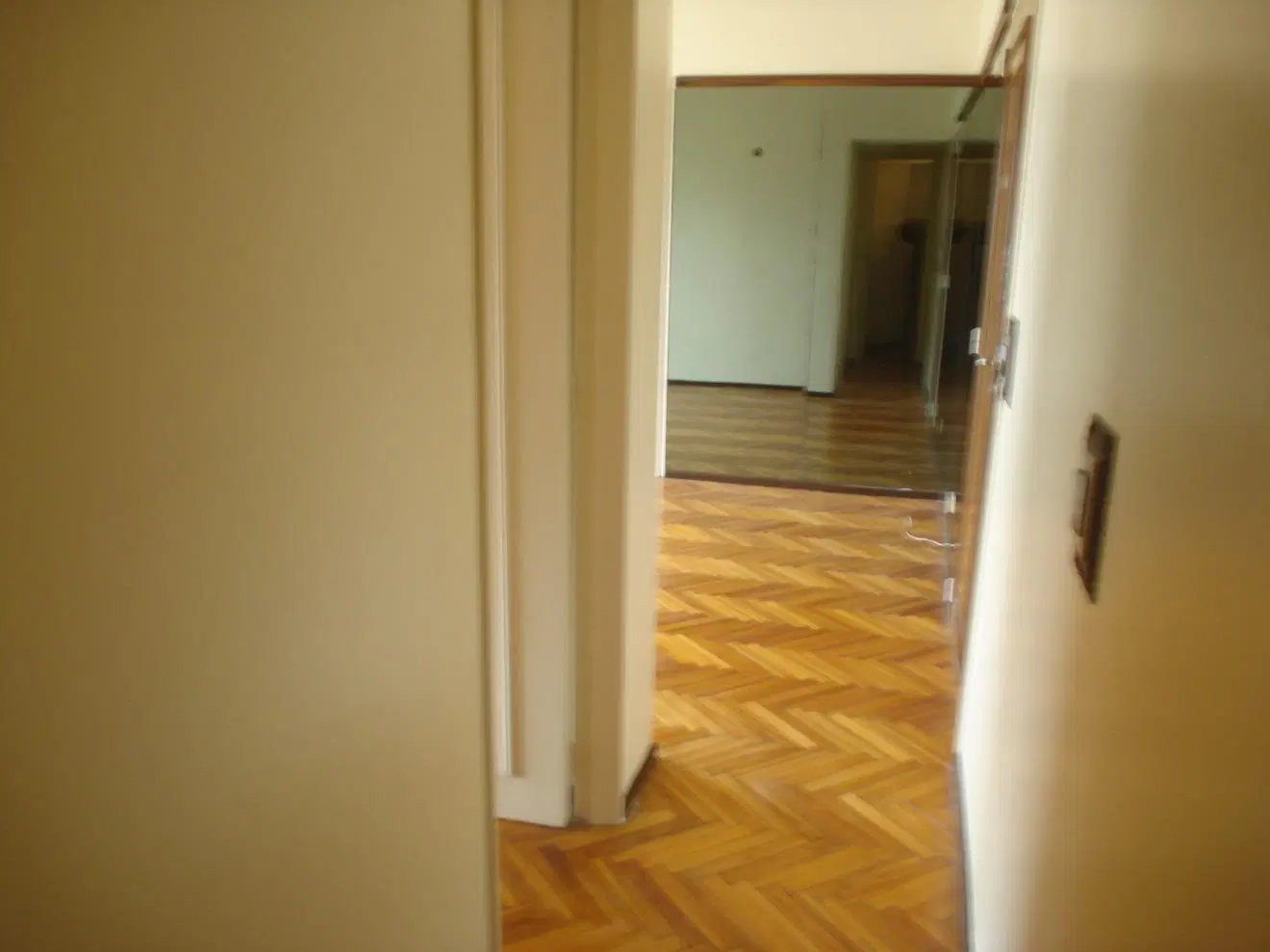 Alquiler Barrio Norte 2 ambientes completos, balcón, alto luminoso, vigilancia, impecable 4