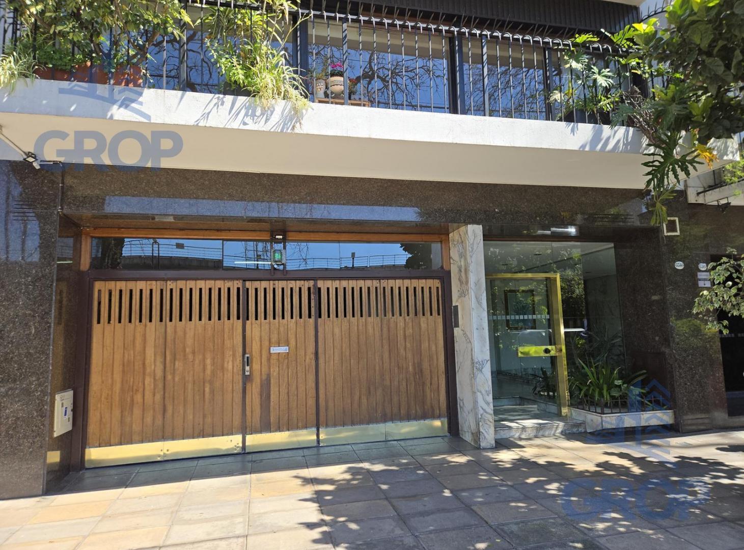 Foto de Venta 5 ambientes. cochera. Frente Av del Libertador. Belgrano. Lago de, imagen 1