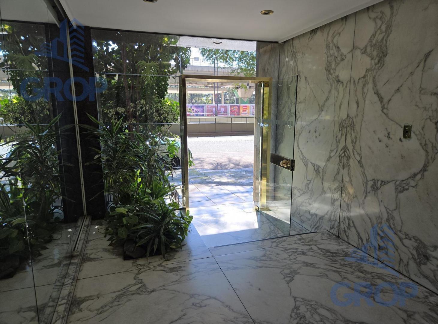 Foto de Venta 5 ambientes. cochera. Frente Av del Libertador. Belgrano. Lago de, imagen 5