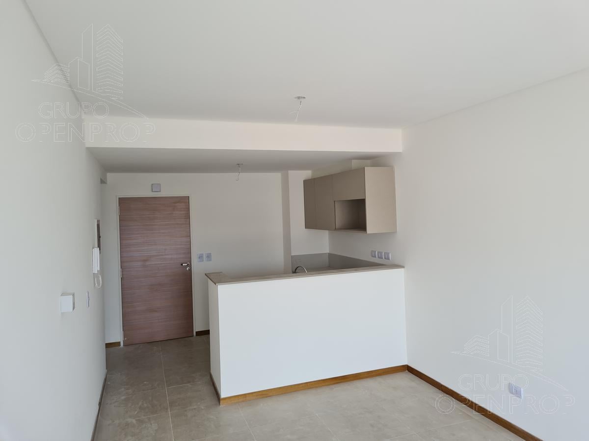 Foto de Alquiler 2 ambientes. baño y toil . balcón. vista abierta. Cochera, imagen 1