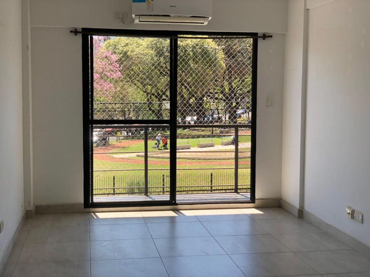 VENTA. FRENTE CON VISTA A PLAZA GARICOITS