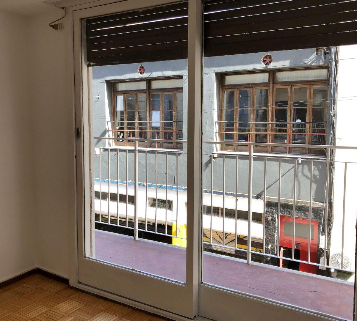 Foto de ALQUILER 3 AMBIENTES AL FRENTE C/BALCON . HECHO A NUEVO, imagen 5