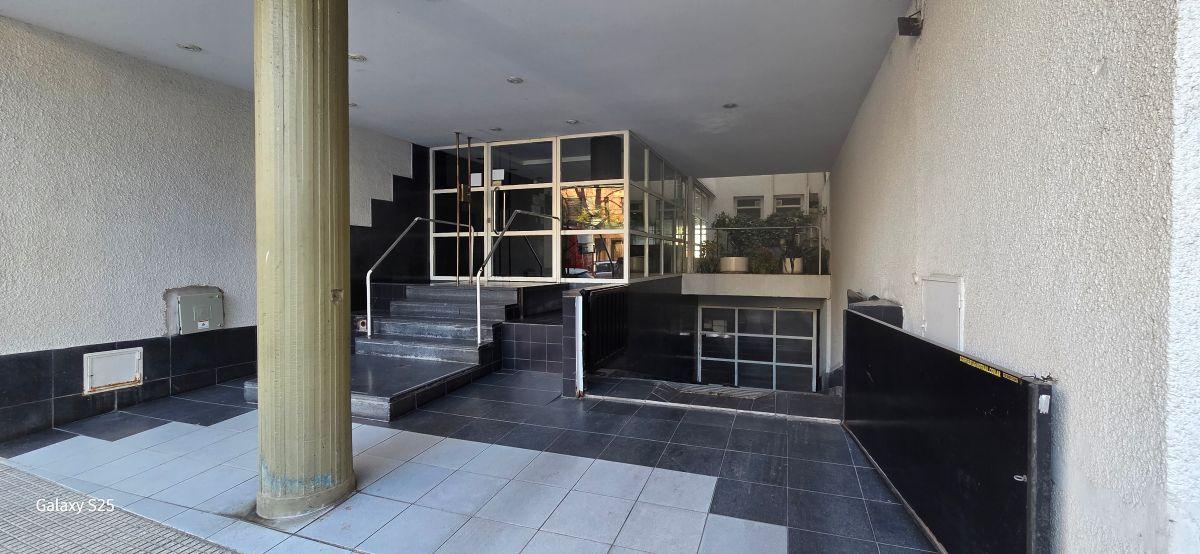 Foto de Departamento de 69 m² frente con balcon corrido.2 dormitorios en venta, imagen 2