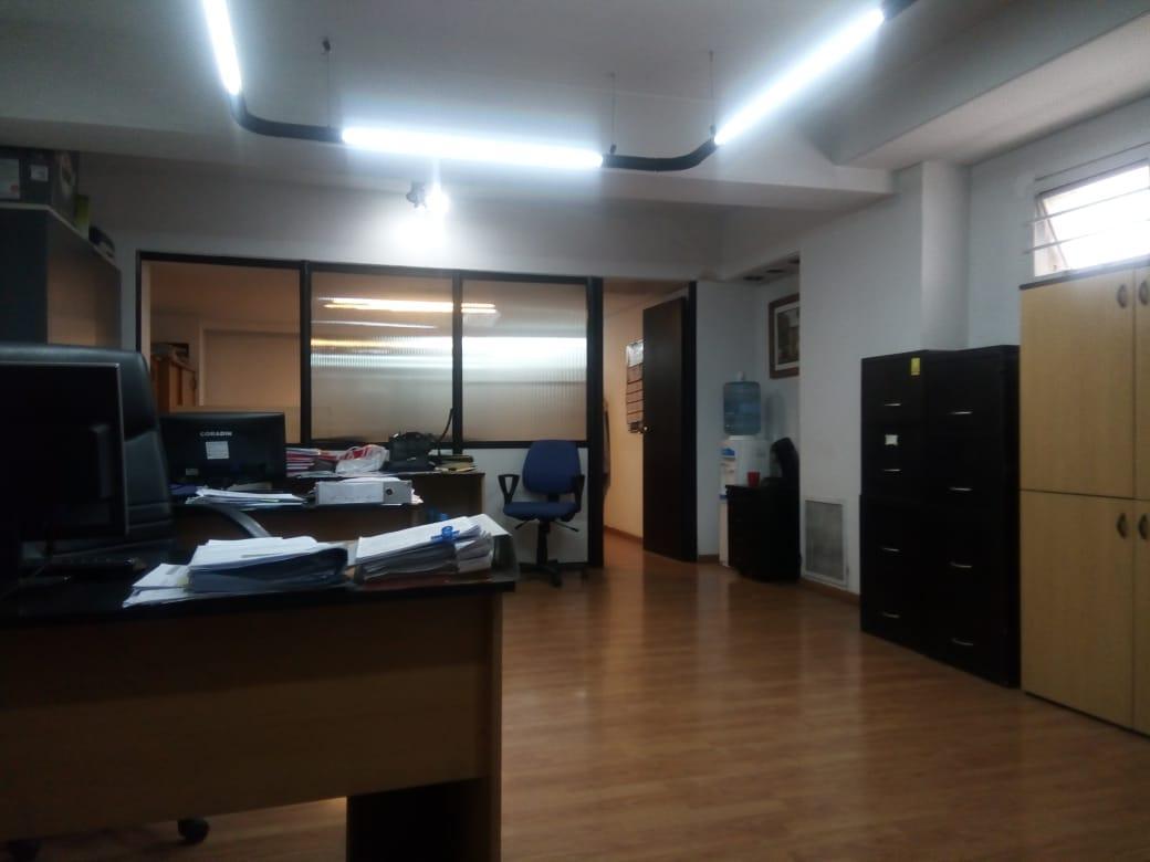 Foto de LIMA Y MORENO - OFICINA COMERCIAL DE UN AMBIENTE MUY AMPLIA Y COCHERA, imagen 3