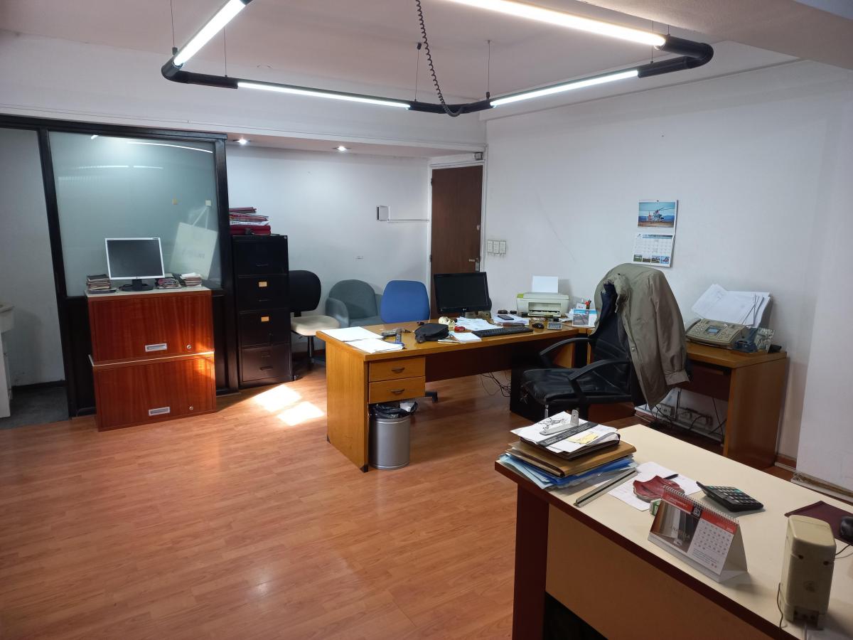 Foto de LIMA Y MORENO - OFICINA COMERCIAL DE UN AMBIENTE MUY AMPLIA Y COCHERA, imagen 4