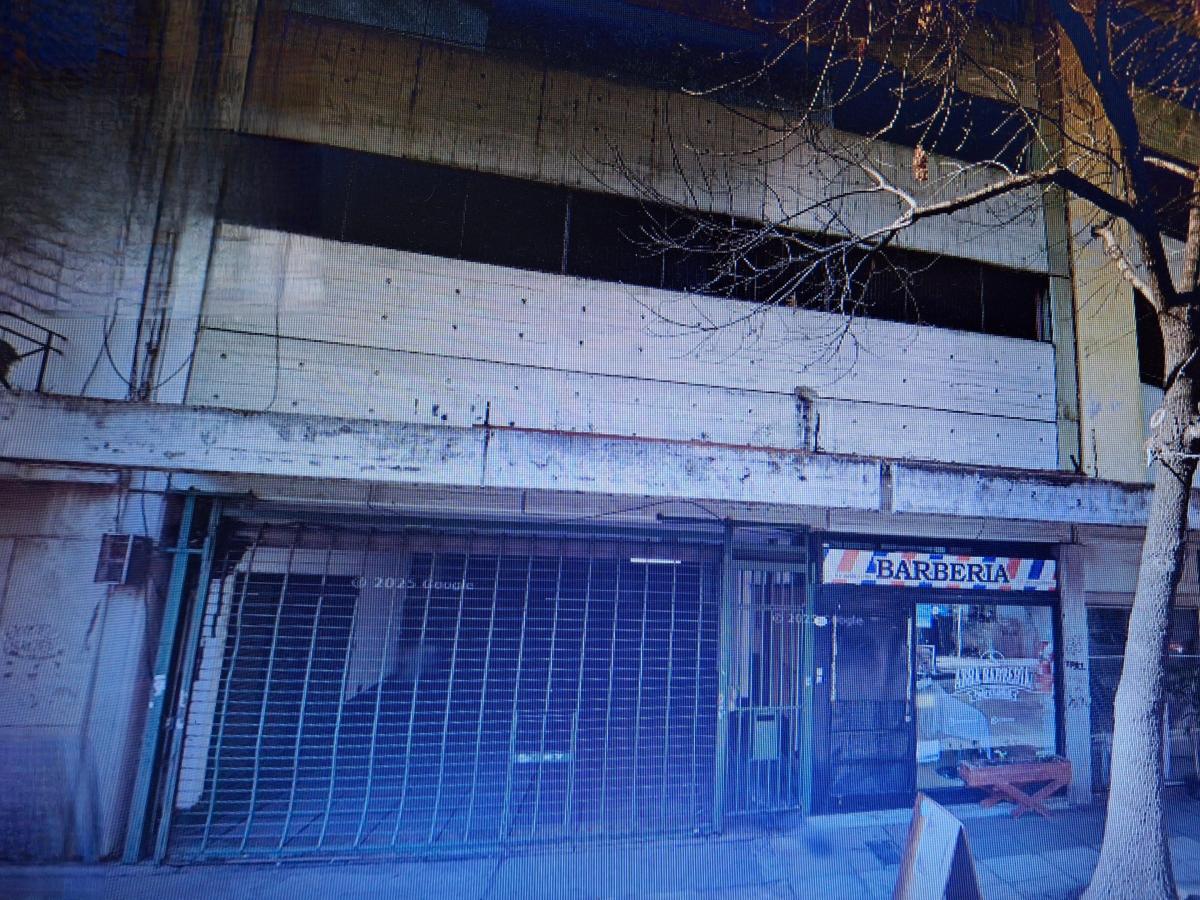 JEAN JAURES Y RIVADAVIA - COCHERA -