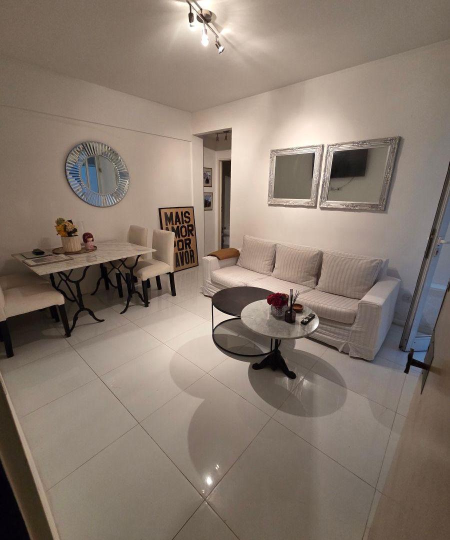 Foto de BULNES Y PARAGUAY - PLANTA BAJA! DOS AMBIENTES CON PATIO - IMPECABLE, imagen 3