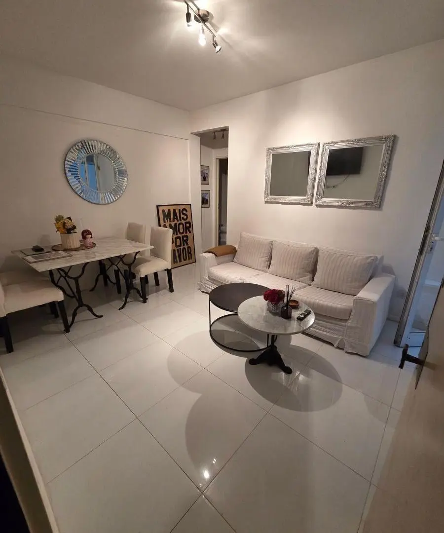BULNES Y PARAGUAY - DOS AMBIENTES CON PATIO - IMPECABLE - RECICLADO 3