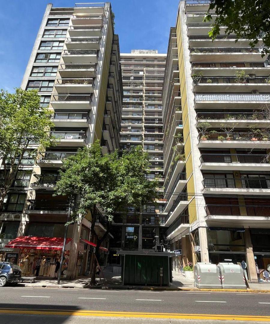 SANTA FE Y AGUERO - SEMIPISO - PISO 20 - 6 AMBIENTES MAS MONOAMBIENTE EN PISO 23 - VISTA AL RIO