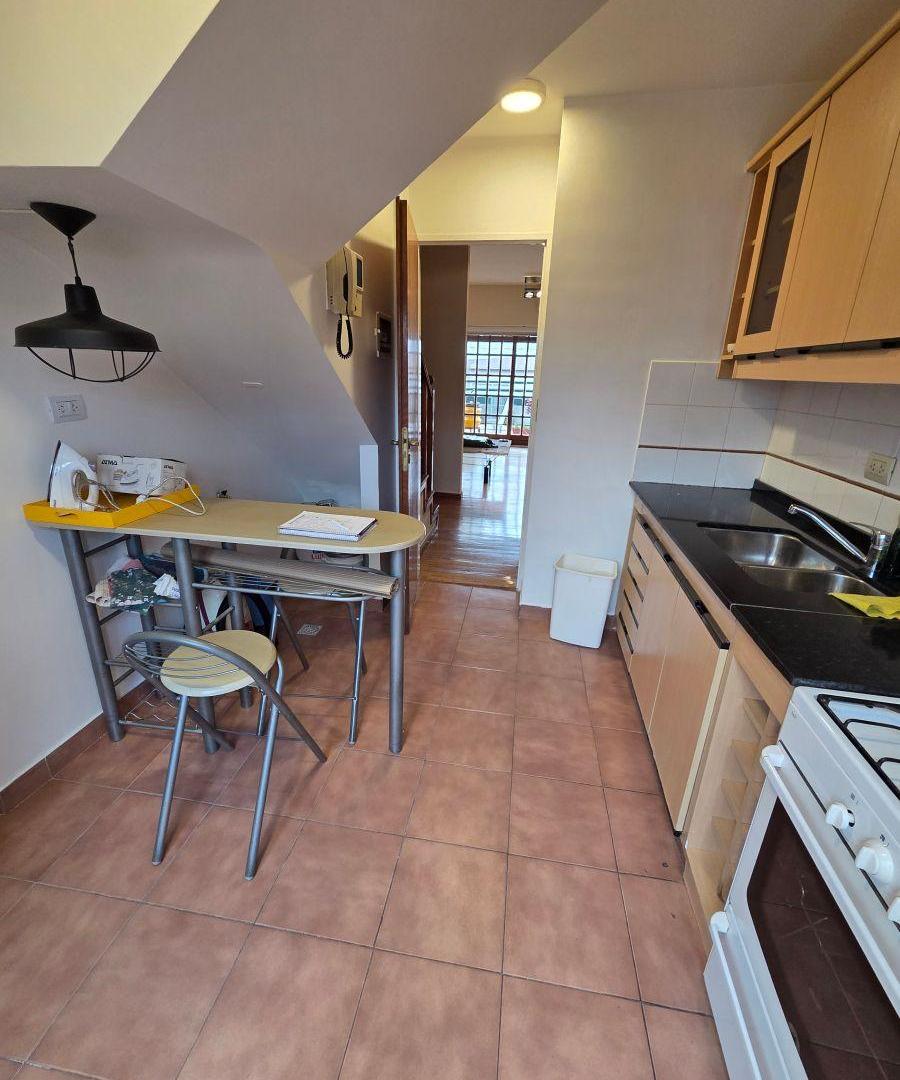 Foto de GUISE Y SOLER - DOS AMBIENTES Y MEDIO EN DUPLEX - BALCON TERRAZA - PATIO CON PARRILLA - ESCRITORIO, imagen 2
