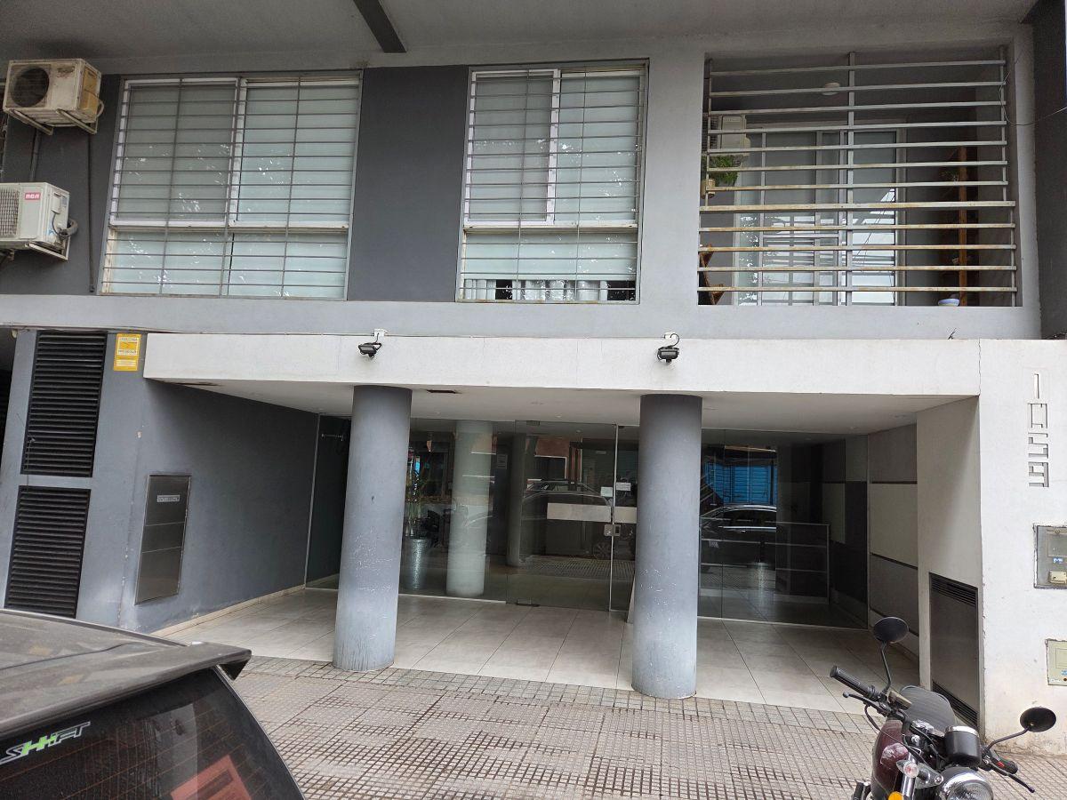 Foto de CHORROARIN Y CALDAS - UN AMBIENTE DIVIDIDO EN DOS - INTERNO CON BALCON, imagen 2