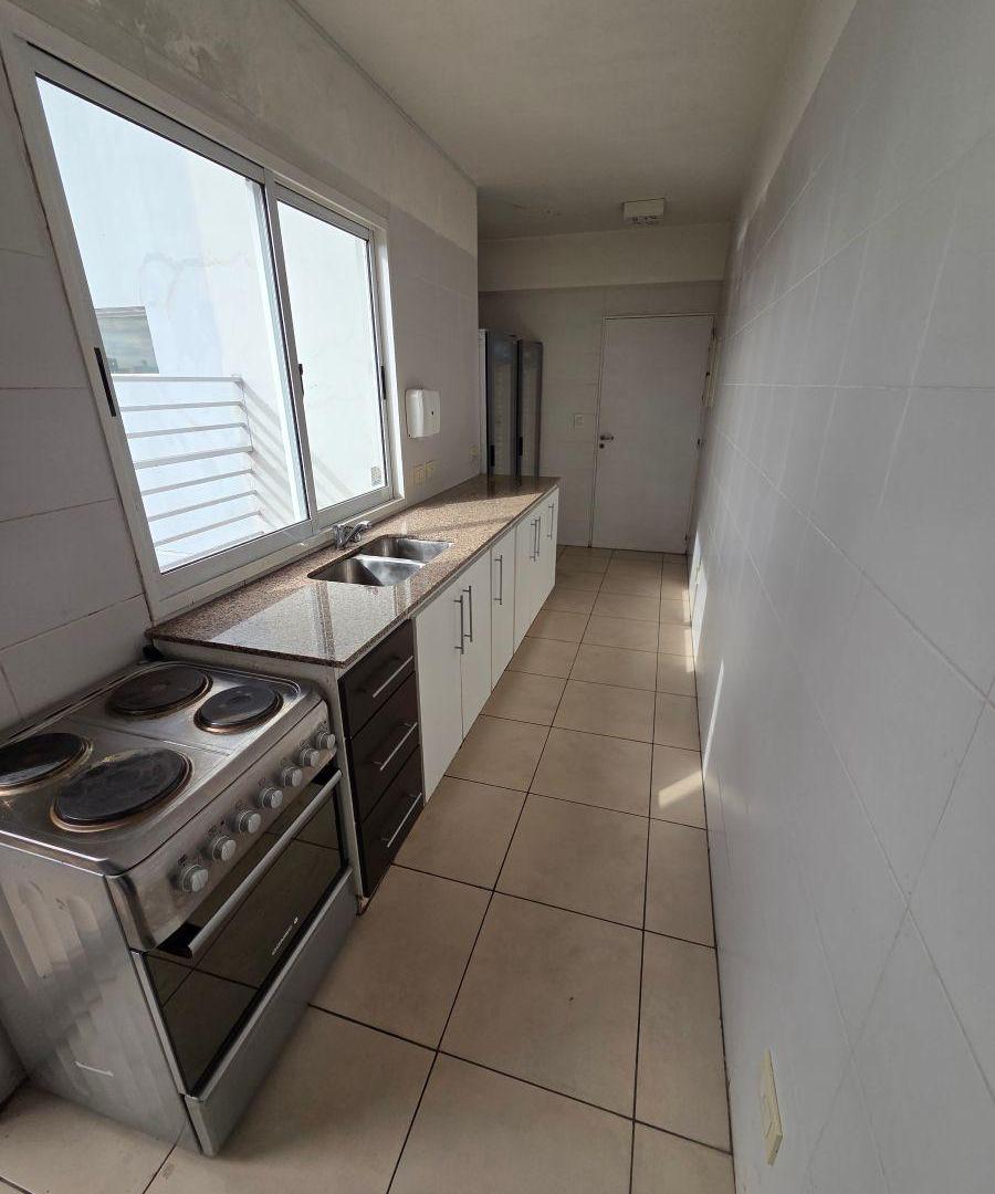 Foto de CHORROARIN Y CALDAS - UN AMBIENTE DIVIDIDO EN DOS - INTERNO CON BALCON, imagen 5