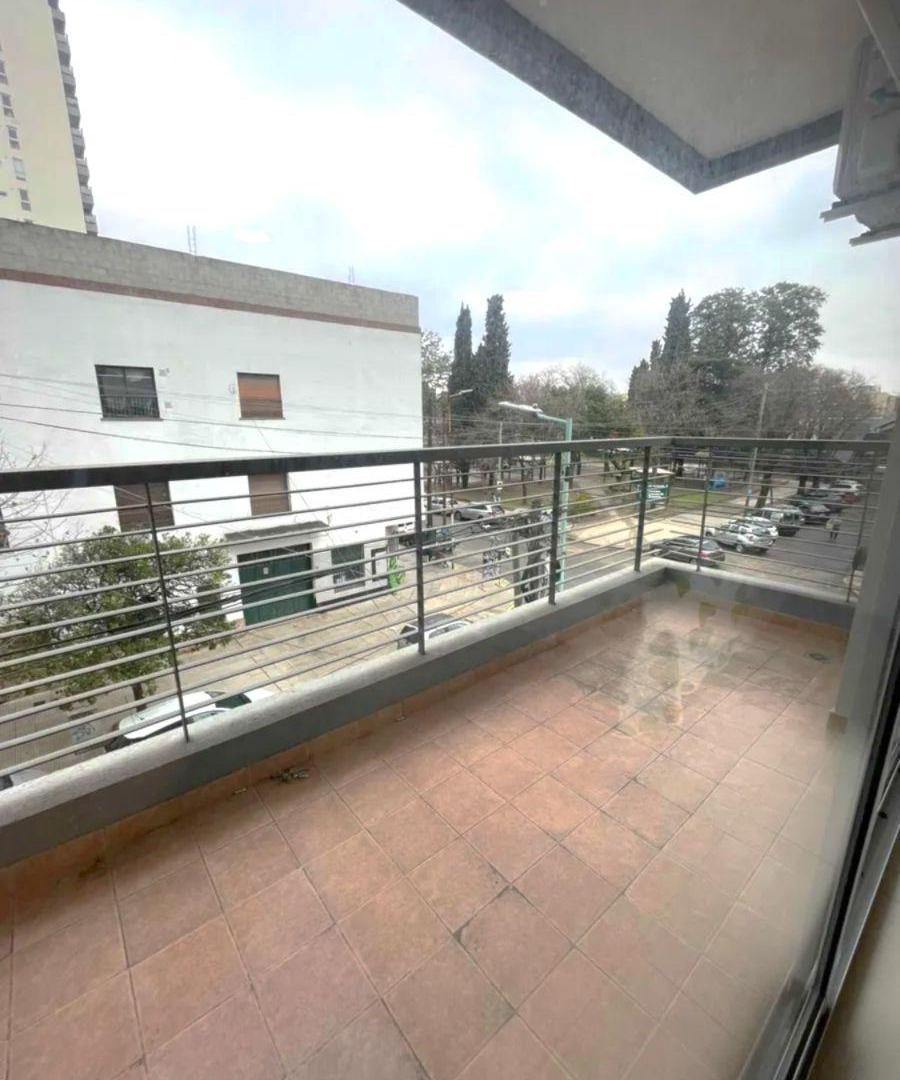 Monoambiente al Frente amoblado - Aire - Balcon - Prox. Estacion