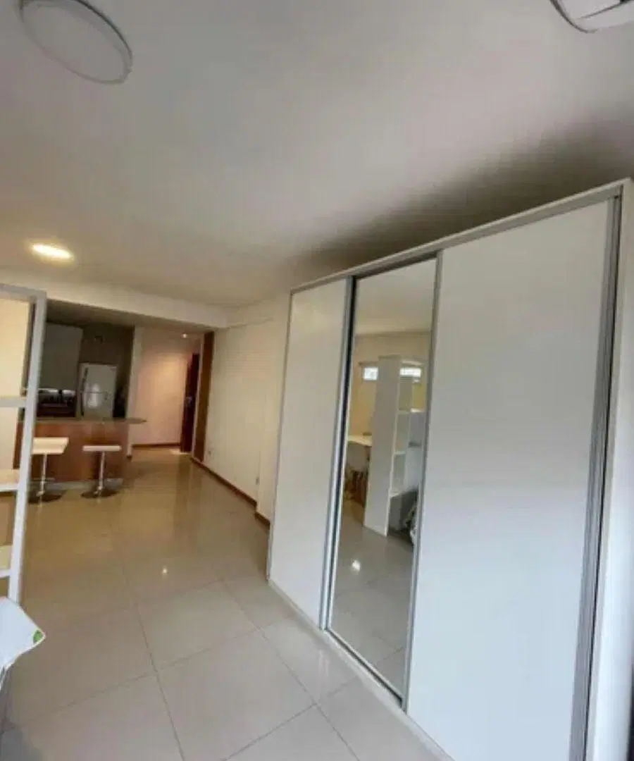 Monoambiente al Frente amoblado - Aire - Balcon - Prox. Estacion 2