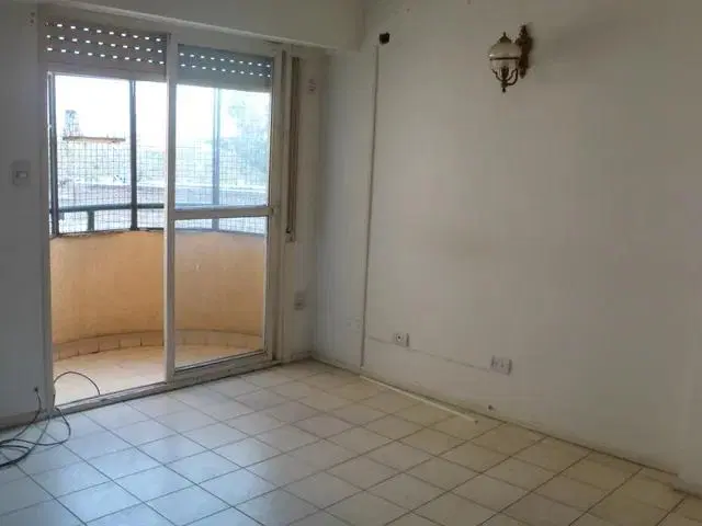 Buen departamente 2 amb. con Balcon al Norte 2