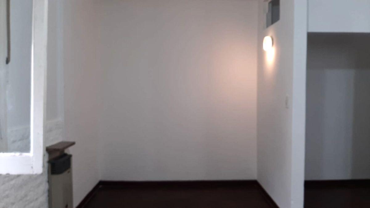 Foto de Maipu 200 Centro Comercial 1° Piso por ecalera. Bajas Expensa, imagen 4
