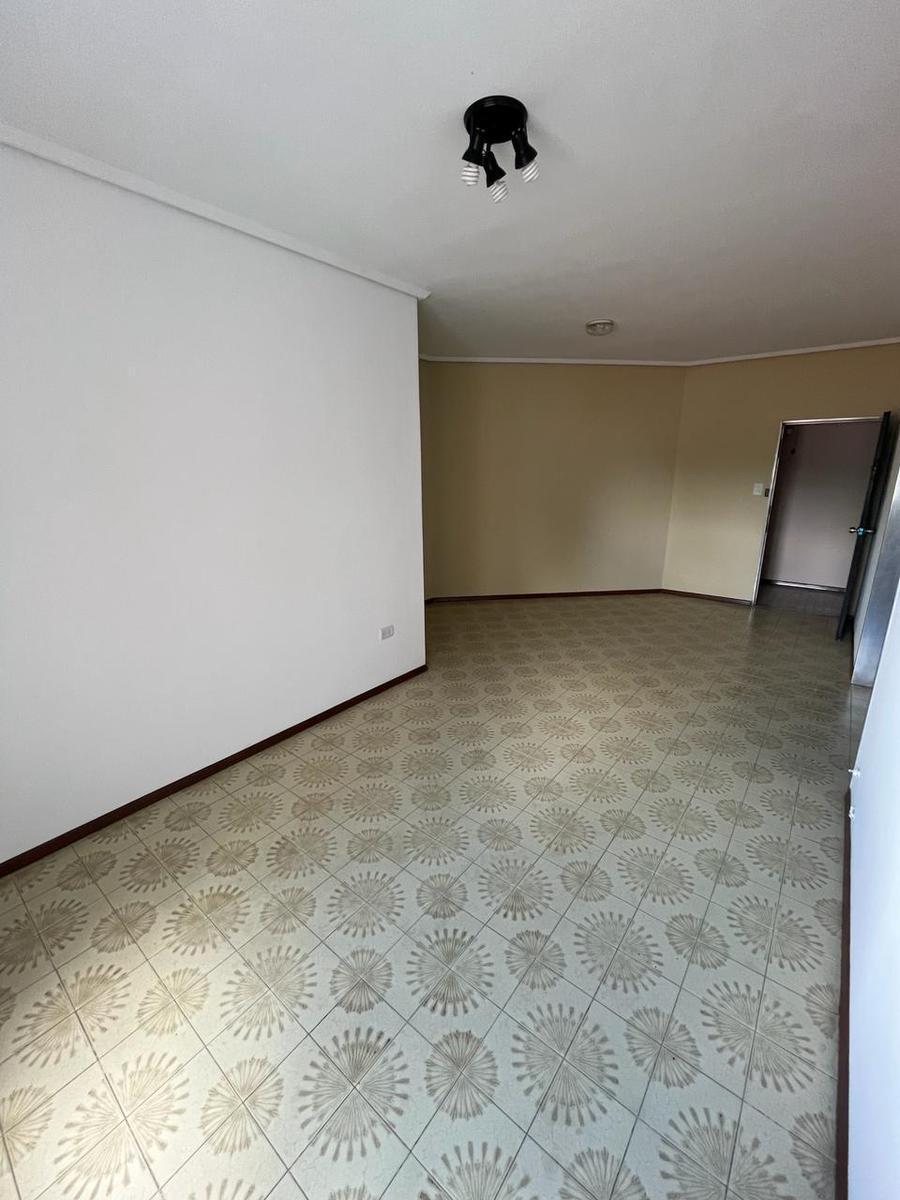 Departamento en Temperley 3