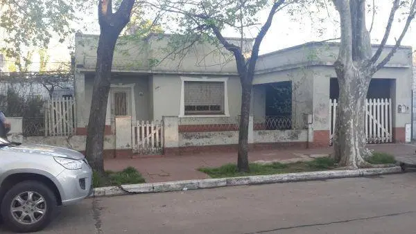 CASA SOBRE LOTE DE DE 16X30 EXC. BARRIO 1