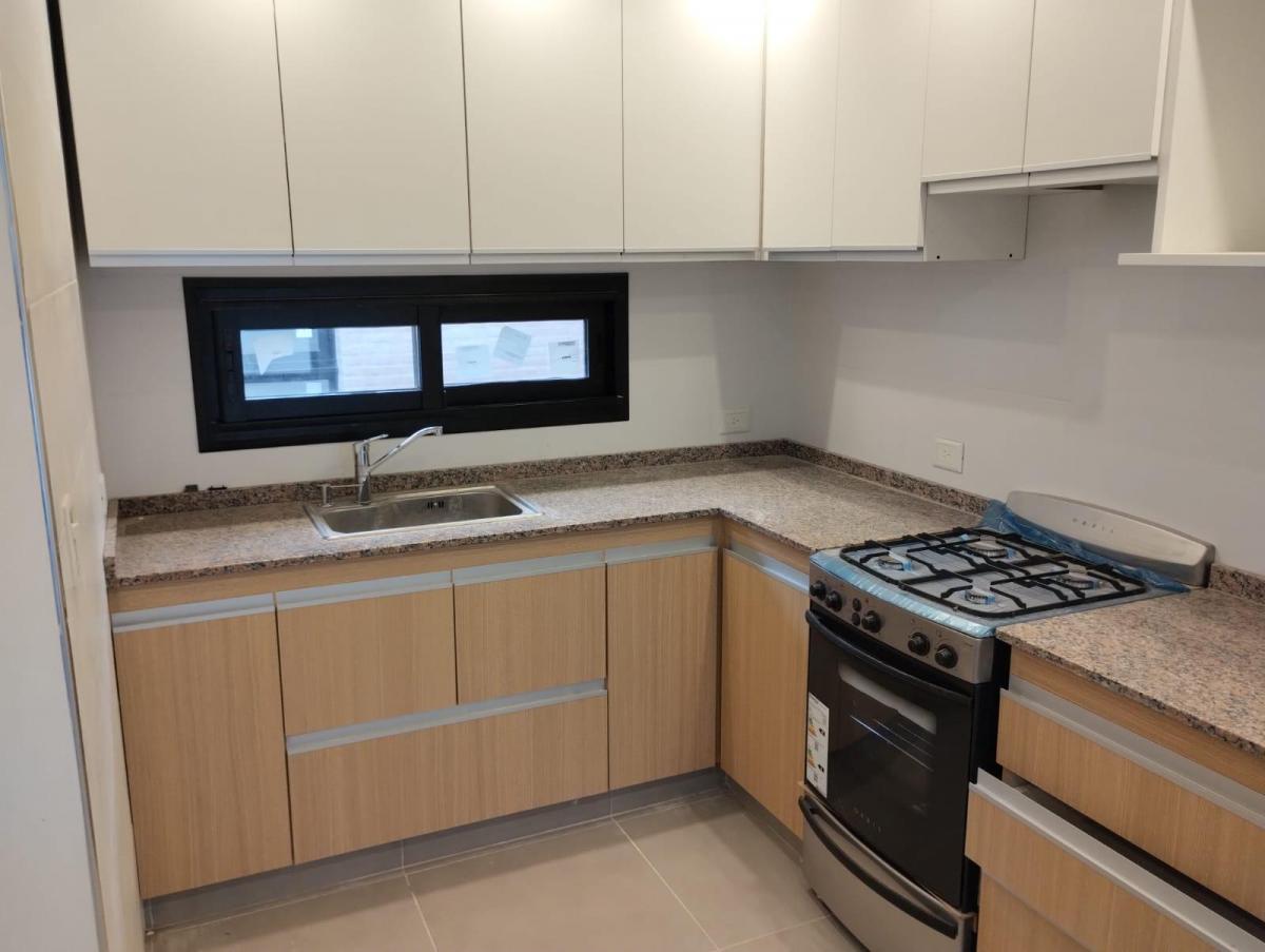 Dúplex 4 Ambientes Al Frente con Garage y Patio a Estrenar 4