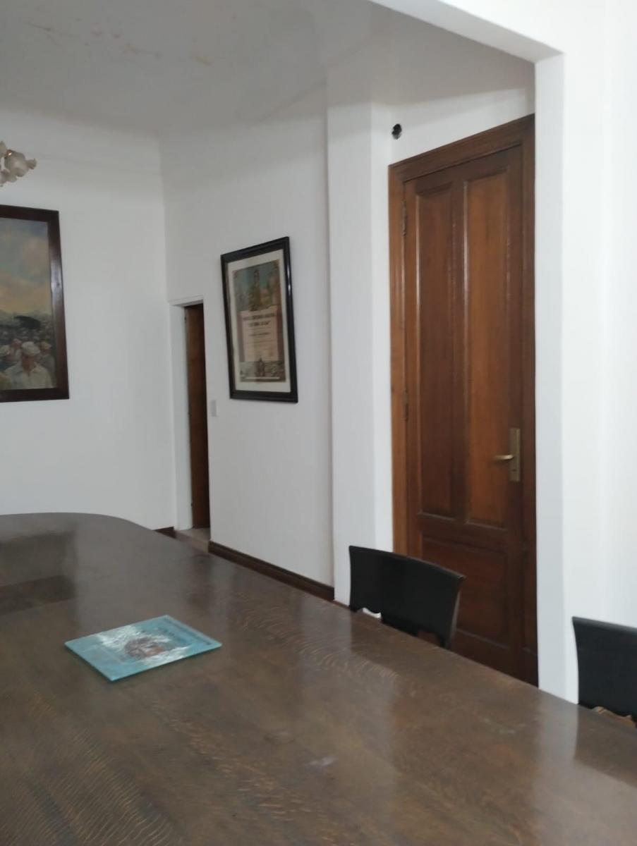 Excepcional Piso de Oficina de Estilo y Categoría en Venta 3