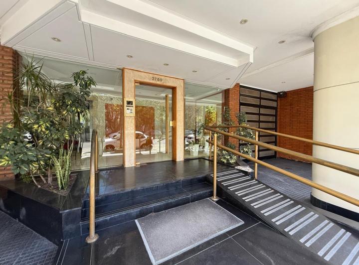 Amplio Semipiso 3 Ambientes con Palier Privado Frente a Plaza Echeverría 2